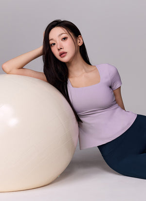 方領微喇叭下襬短袖