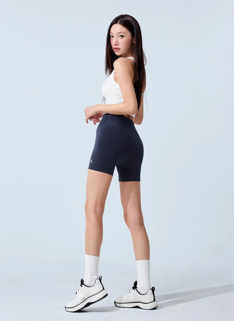 XELLA Light Round Sleeveless + XELLA Intension 3 Biker Shorts